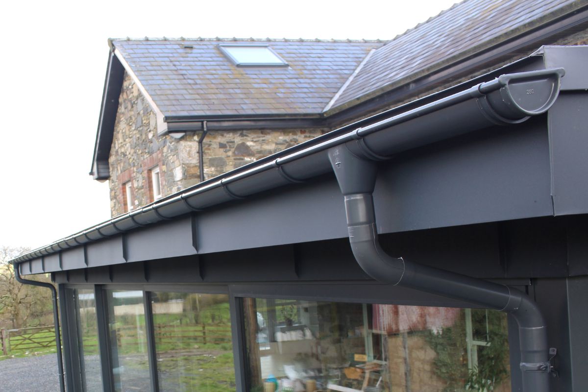 Alternative to Parapet - Guttering detail
